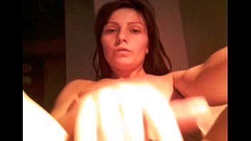 Curve din bucuresti isi baga degetele in pizda pana se uda la pizda