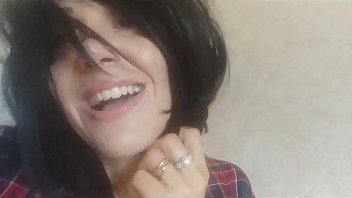 Porno cu sora si fratele filmati cu camera ascunsa bruneta cu parul scurt are fund frumos