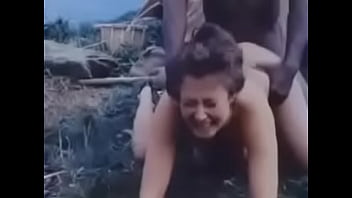 Are pula prea mare pentru a fute orice femeie cu ea ca ii rupe vaginul xxx de la tara