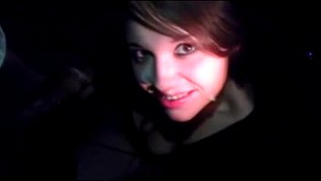 Ii suge pizda murdara si ea suge toata pula bine rau