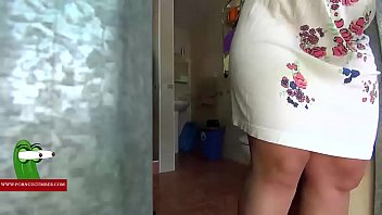 Xxx cu o grasa nu mai are unde sa se futa decat pe capacul de la wc