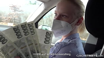 Tarfa este platita cu bani grei sa fac un film porno in public