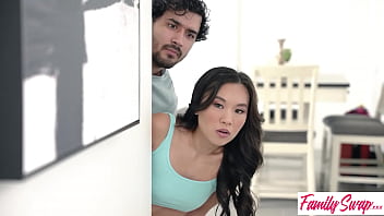 Asista si ei doi la o partida se xxx in grup cu cele mai frumoase pizde porno